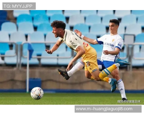 足球运动的独特魅力与竞技特点全面解析与探讨 足球运动的独特魅力与竞技特点全面解析与探讨